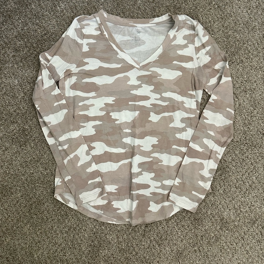 Camp long sleeve v neck